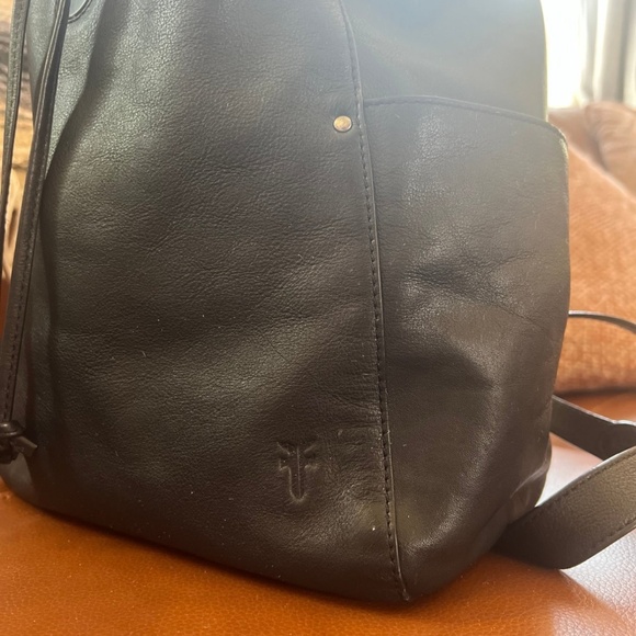 FRYE 🖤 Black top grain leather BACKPACK - Picture 5 of 12